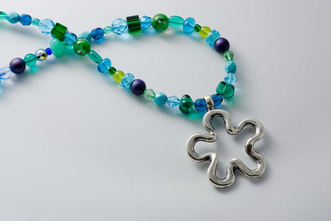 Glass beads w/Flower pendant